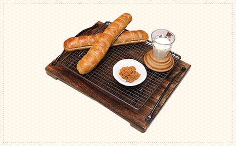 五穀ミルクフランス（菓子パン）の写真